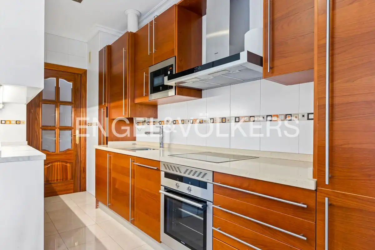 Cocina de Piso en venta en Gijón  con Calefacción, Parquet y Balcón