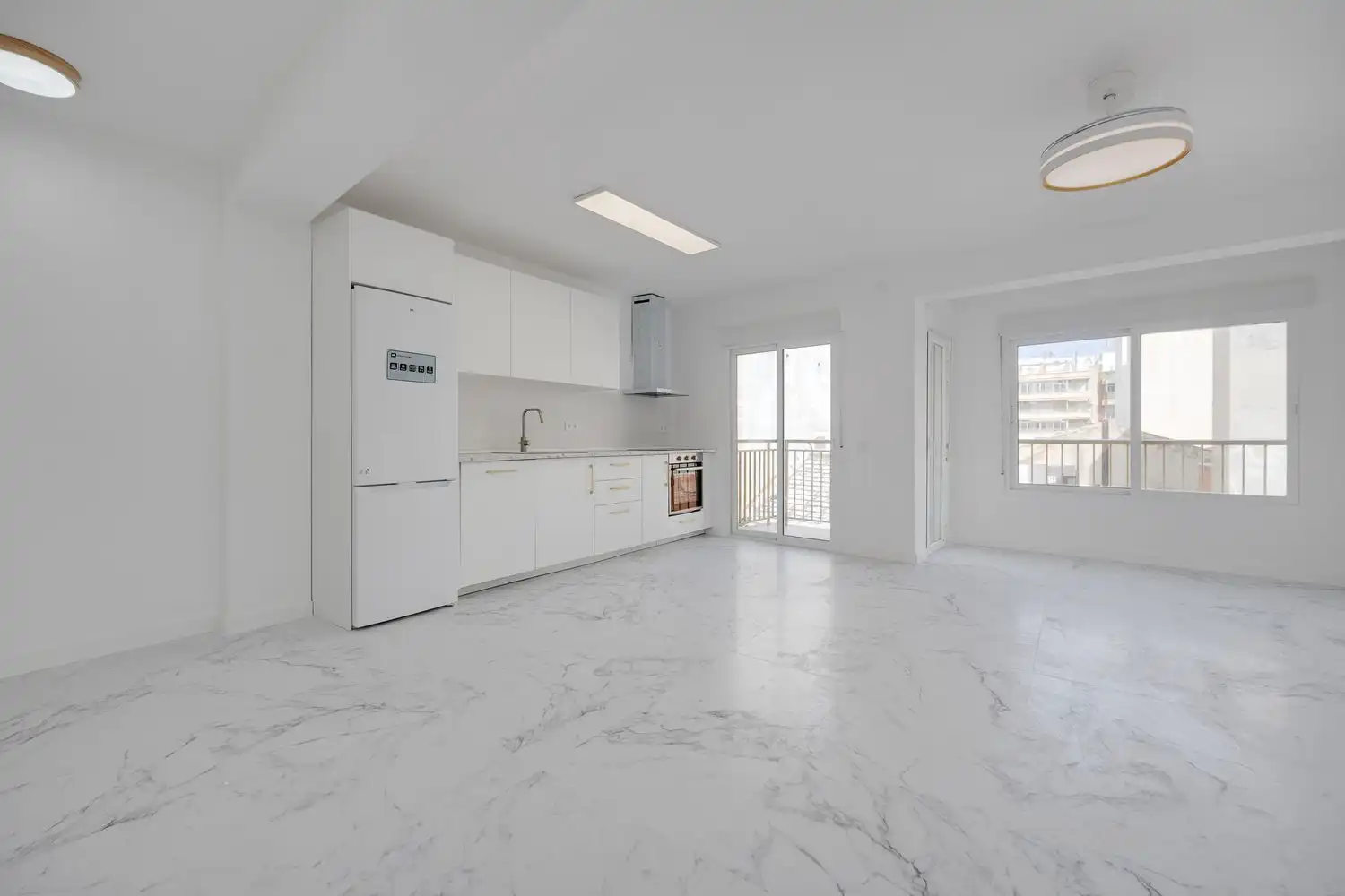 Kitchen of Flat for sale in Torrevieja  with Balcony