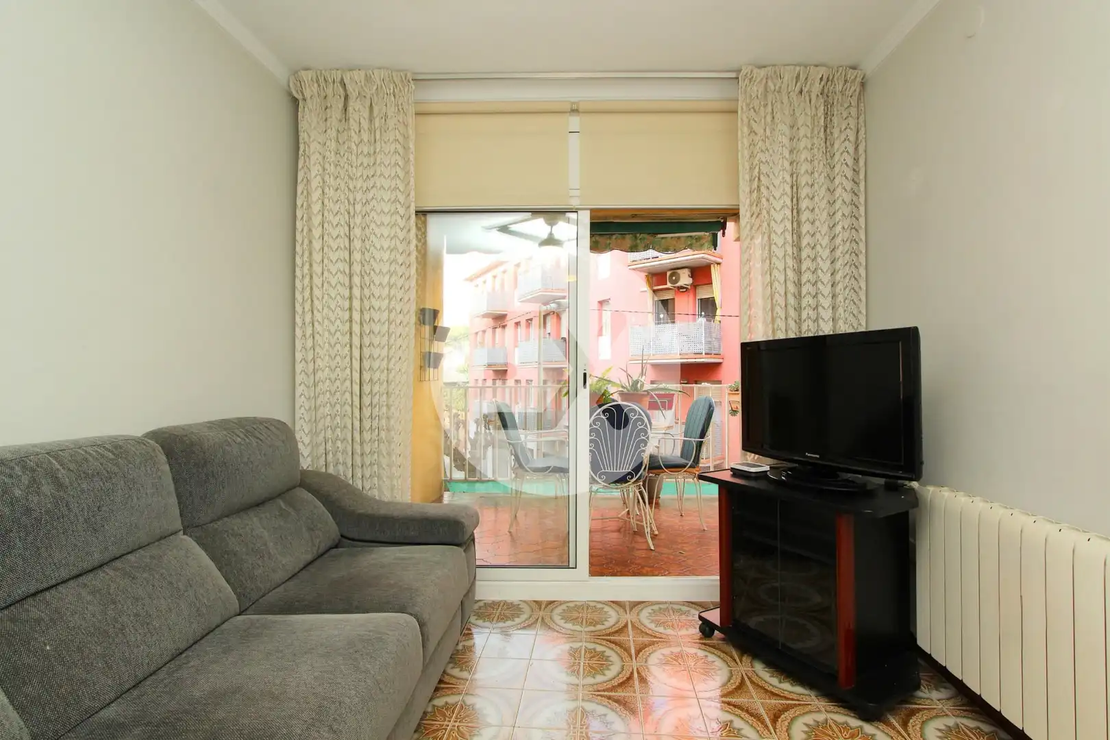 Sala de estar de Piso en venta en Castelldefels con Calefacción, Terraza y Horno