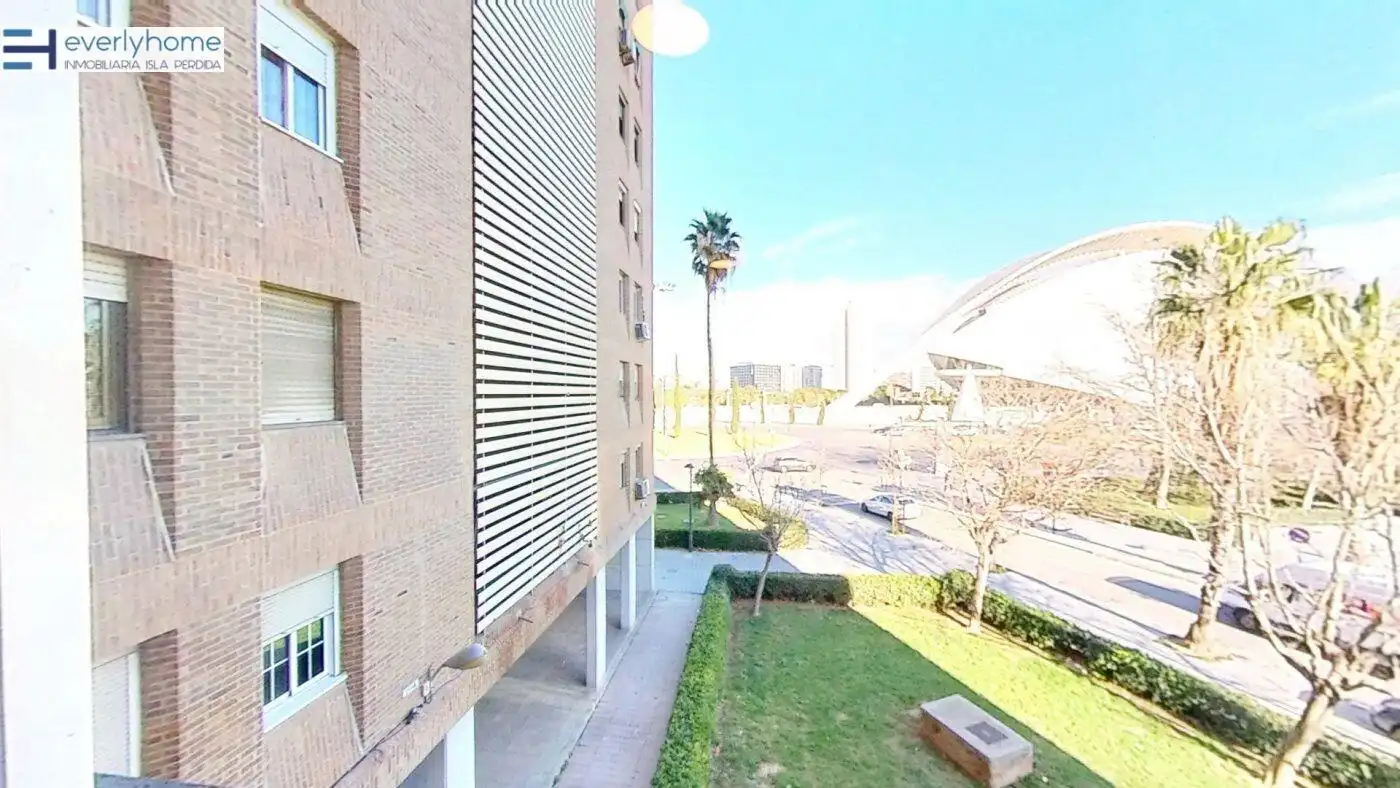 Exterior view of Flat for share in Valencia