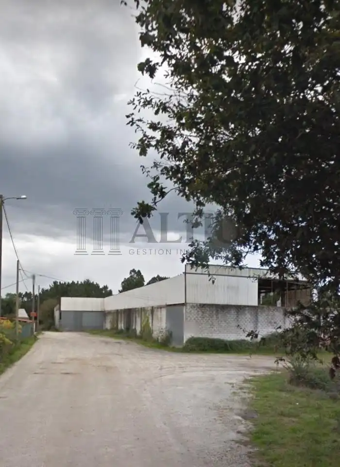 Vista exterior de Nave industrial en venta en Boqueixón