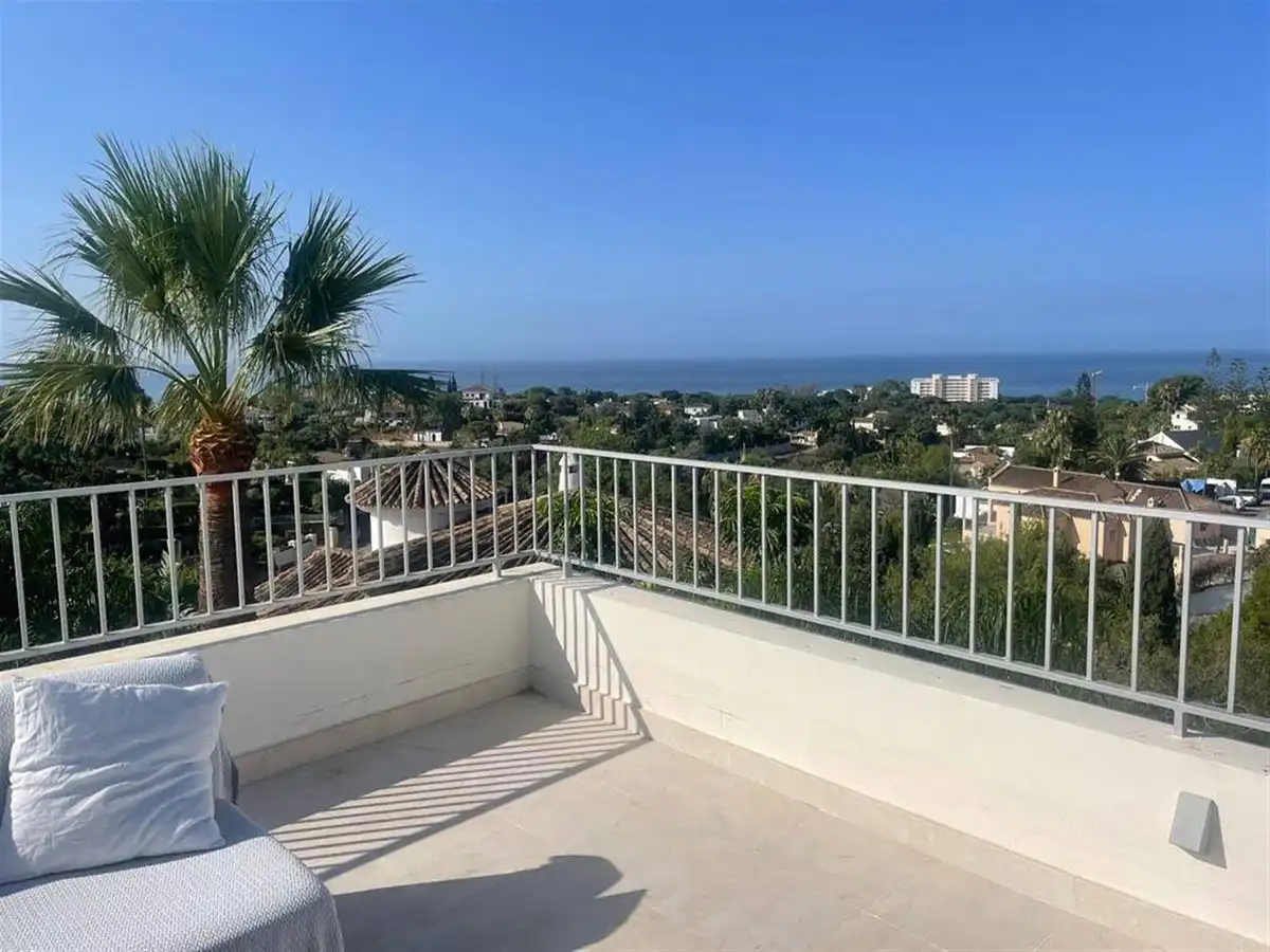 Terrassa de Casa o xalet en venda en Marbella amb Aire condicionat, Calefacció i Jardí privat