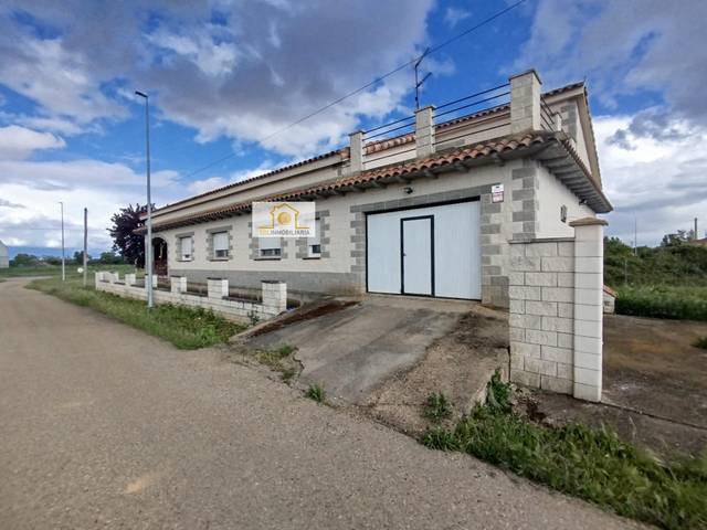 Casa-chalet en Venta en Quintana del Marco
