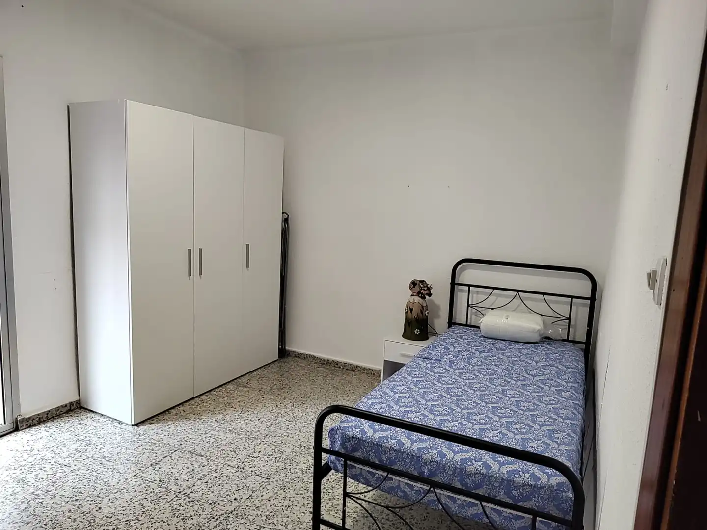 Dormitori de Pis de lloguer en Jaén amb Aire condicionat, Calefacció i Terrassa