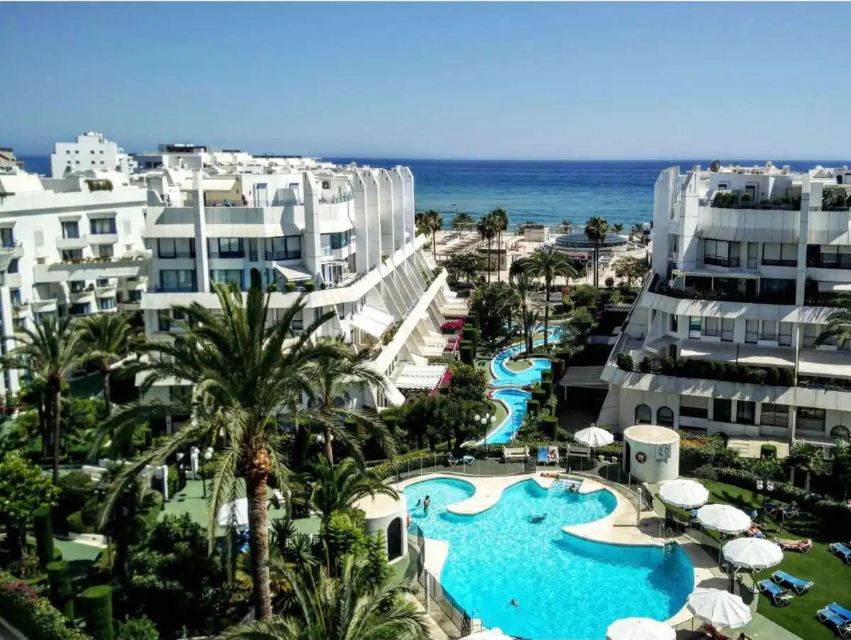 Exterior view of Attic for sale in Marbella  with Air Conditioner, Terrace and Storage room