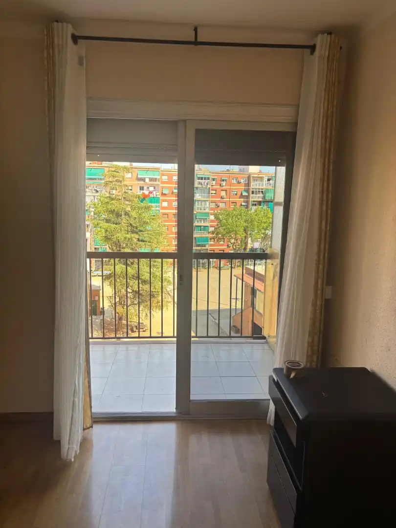 Habitación de Piso en venta en Badalona con Calefacción, Parquet y Amueblado