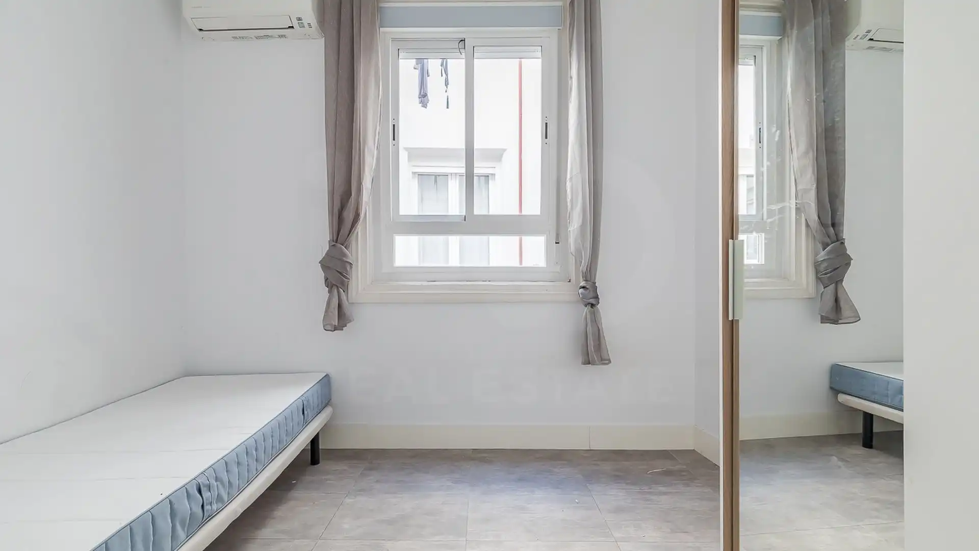 Bedroom of Flat for rent in Madrid
