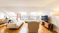 Living room of Attic to rent in  Madrid Capital  with Air Conditioner and Balcony