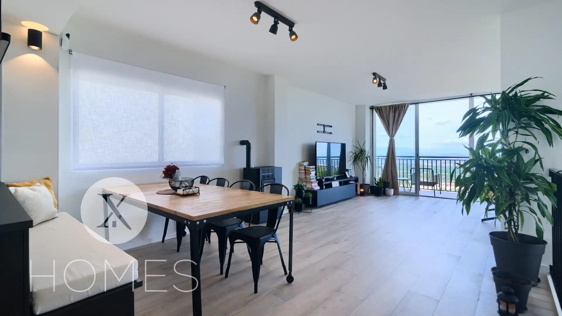Sala d'estar de Casa o xalet en venda en Chiva amb Aire condicionat, Jardí privat i Terrassa
