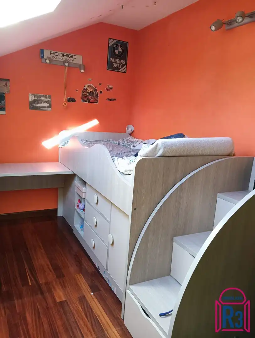 Dormitori de Dúplex en venda en San Andrés del Rabanedo amb Calefacció, Traster i Moblat