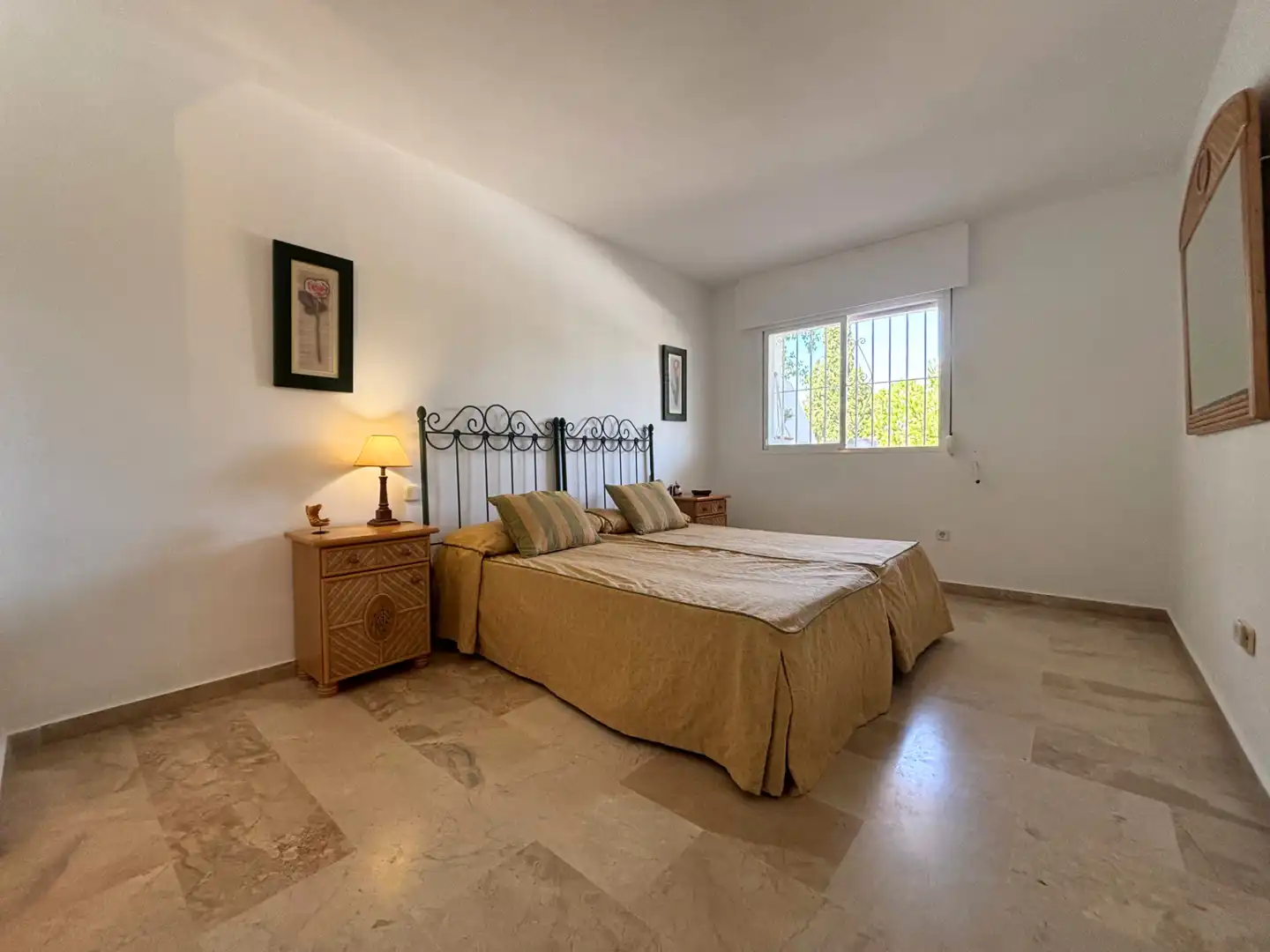 Bedroom of Flat for sale in Marbella  with Air Conditioner, Private garden and Terrace
