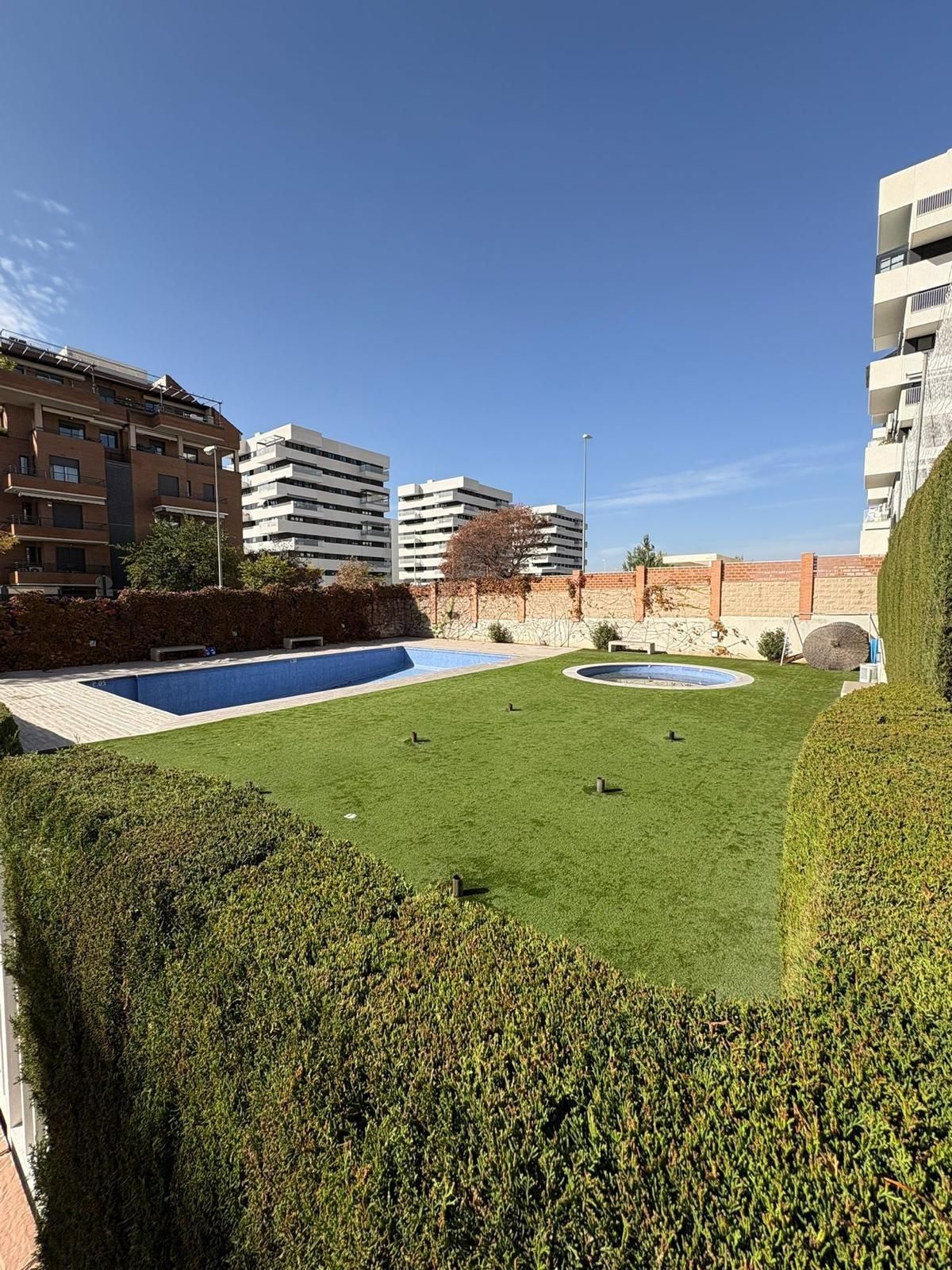 Swimming pool of Flat to rent in  Granada Capital  with Air Conditioner, Heating and Terrace