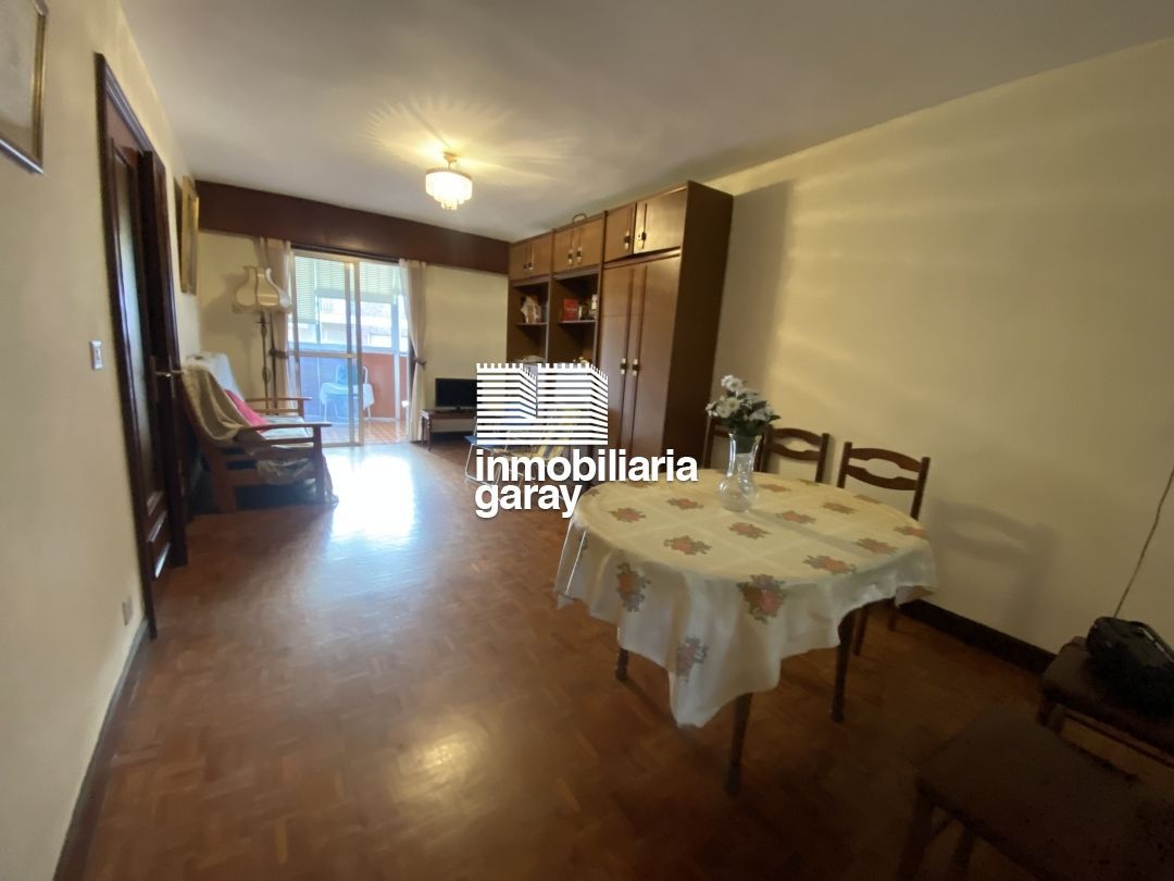 Sala d'estar de Pis en venda en Villarcayo de Merindad de Castilla la Vieja amb Terrassa i Balcó