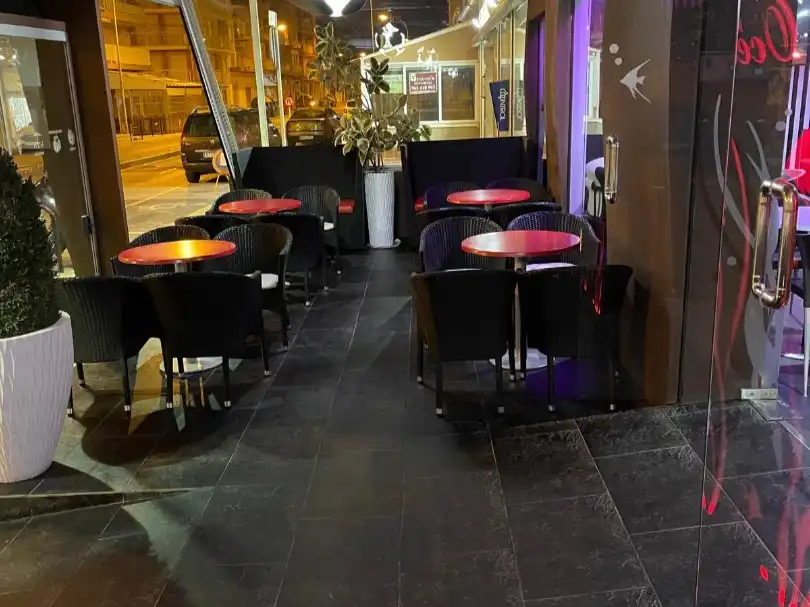Local comercial en traspaso en Av Ronda 38, imagen 8