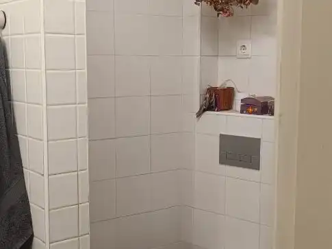 Bathroom of Flat for sale in Santa Coloma de Gramenet  with Air Conditioner