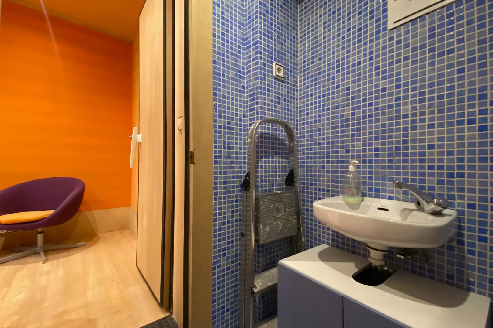 Baño de Local de alquiler en Madrid con Aire acondicionado y Calefacción