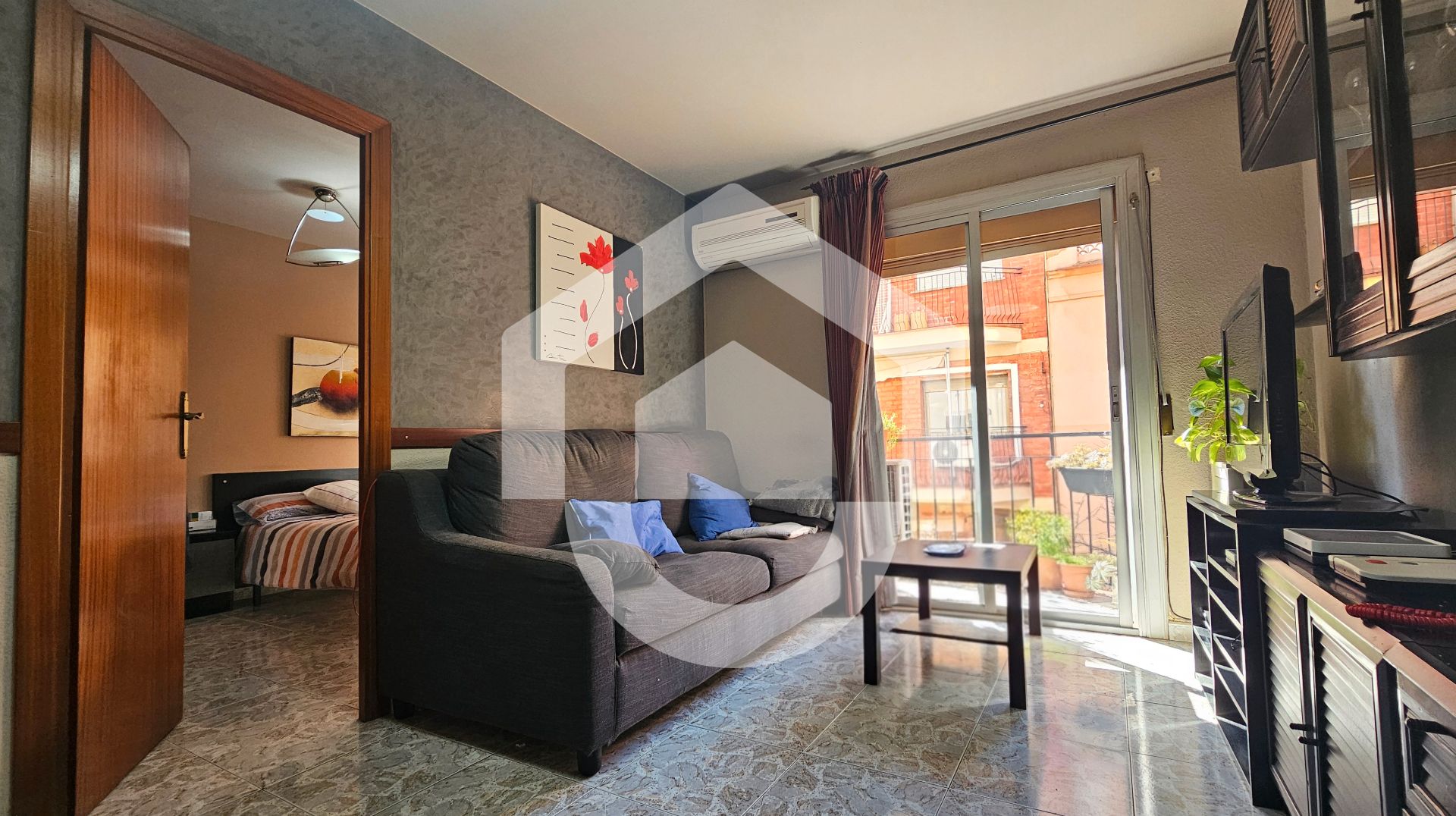 Living room of Flat for sale in  Barcelona Capital  with Air Conditioner, Furnished and Balcony
