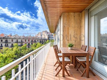 Wohnung mit Balkon zum Verkauf in Avenida Gran Via de les Corts Catalanes