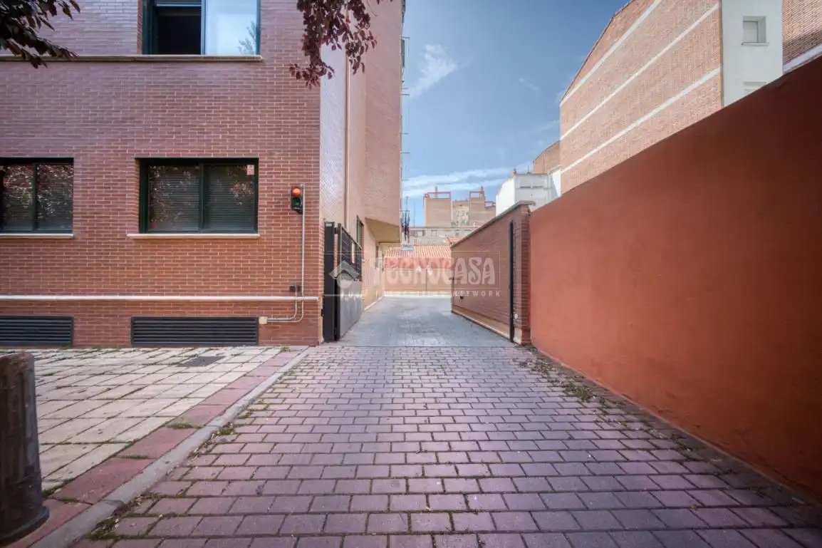 Vista exterior de Garatge en venda en Valladolid