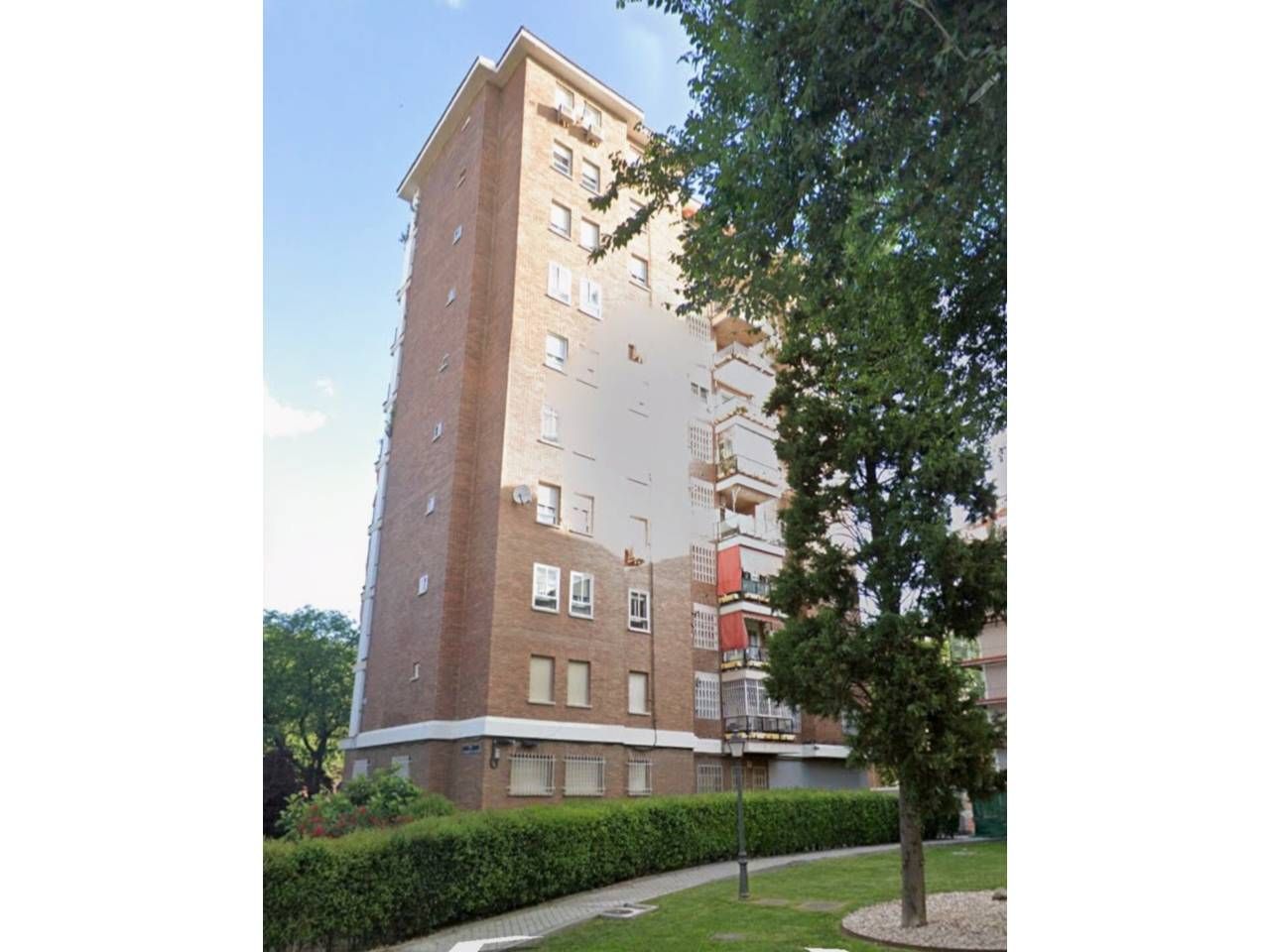 Exterior view of Flat for sale in  Madrid Capital  with Air Conditioner, Heating and Storage room