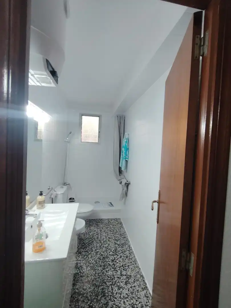 Badezimmer von Wohnung zur Miete in Mislata mit Klimaanlage, Heizung und Balkon