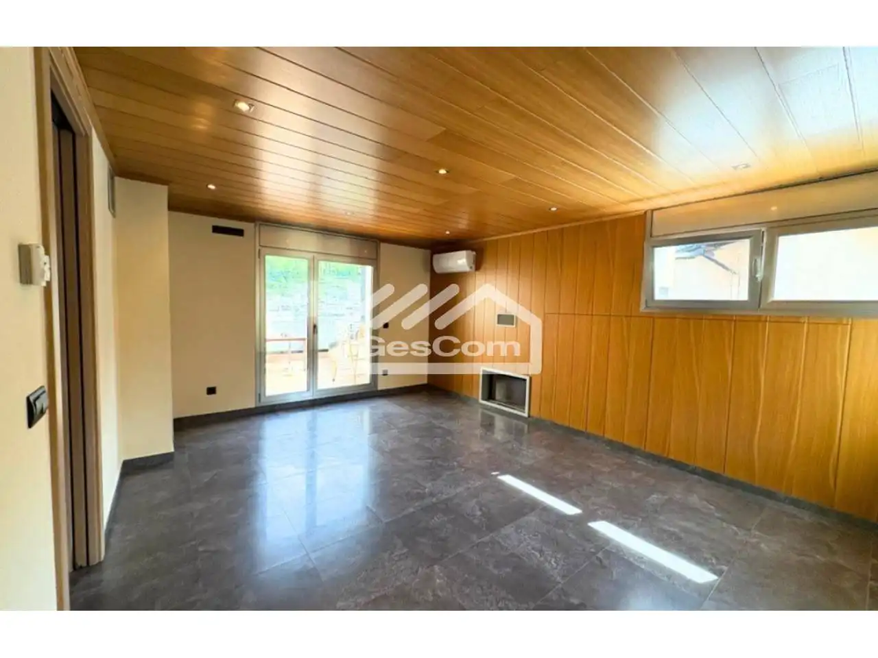 Sala de estar de Ático en venta en Escaldes – Engordany con Aire acondicionado, Calefacción y Terraza