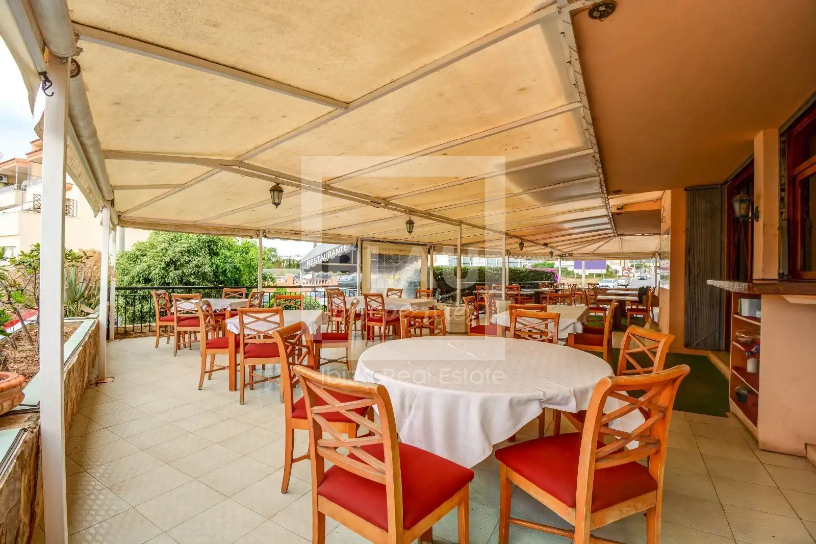 Local en venta en Sant Josep de sa Talaia con Aire acondicionado, Terraza y Amueblado