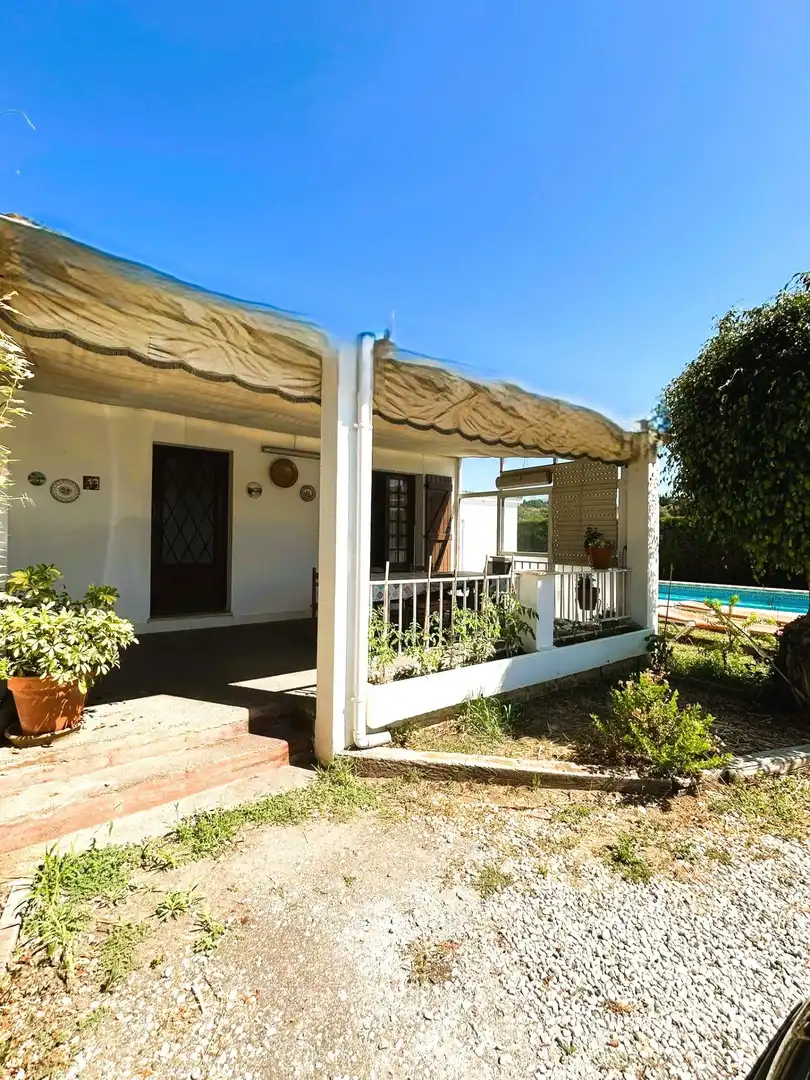 Vista exterior de Finca rústica en venda en Estepona amb Jardí privat, Terrassa i Piscina