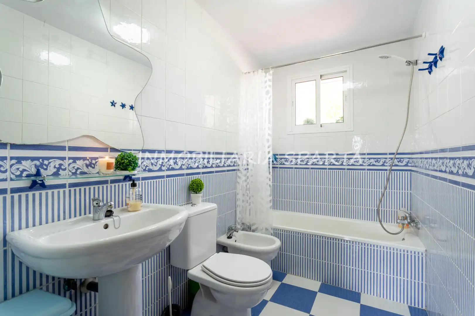 Bathroom of Detached homes for sale in Espartinas  with Air Conditioner and Heating