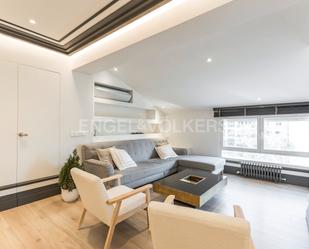 Sala d'estar de Apartament de lloguer en  Madrid Capital amb Aire condicionat, Calefacció i Parquet