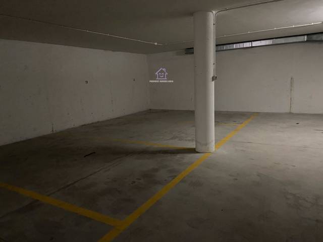 Garaje en Alquiler en Rúa Carlos Maside en Oseiro