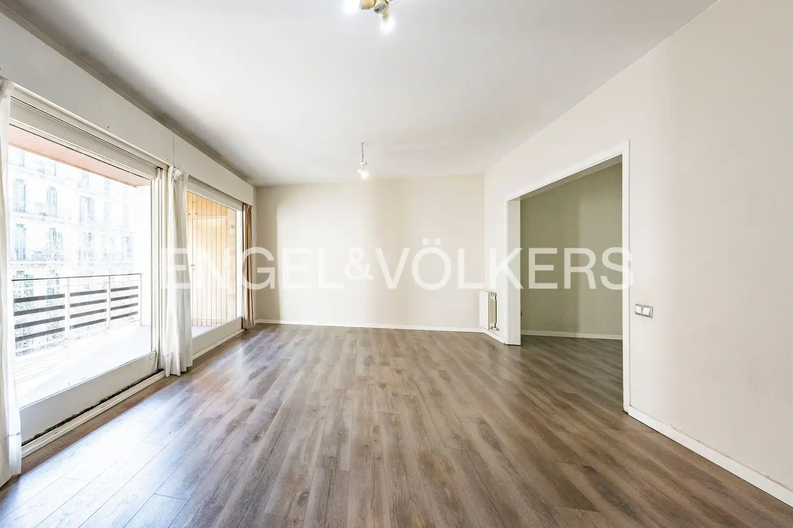 Wohnzimmer von Wohnung zum Verkauf in Barcelona mit Klimaanlage, Heizung und Parkett