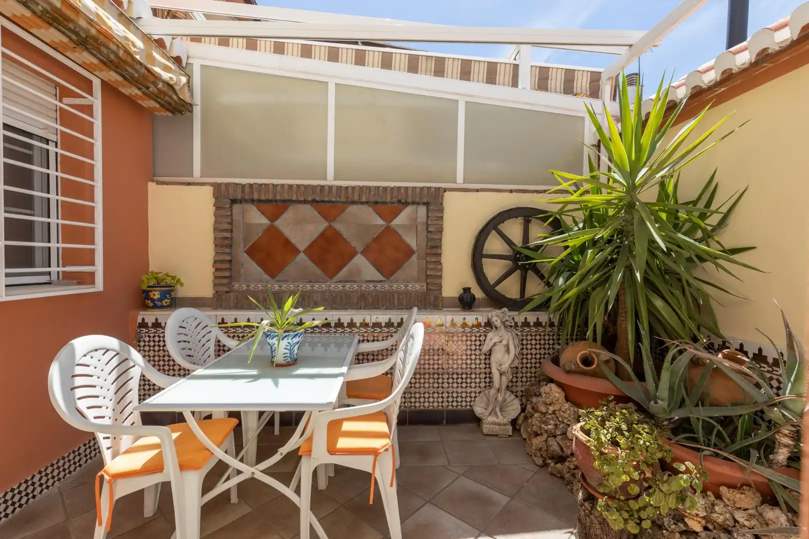 Terrasse von Einfamilien-Reihenhaus zum Verkauf in Armilla mit Heizung und Abstellraum