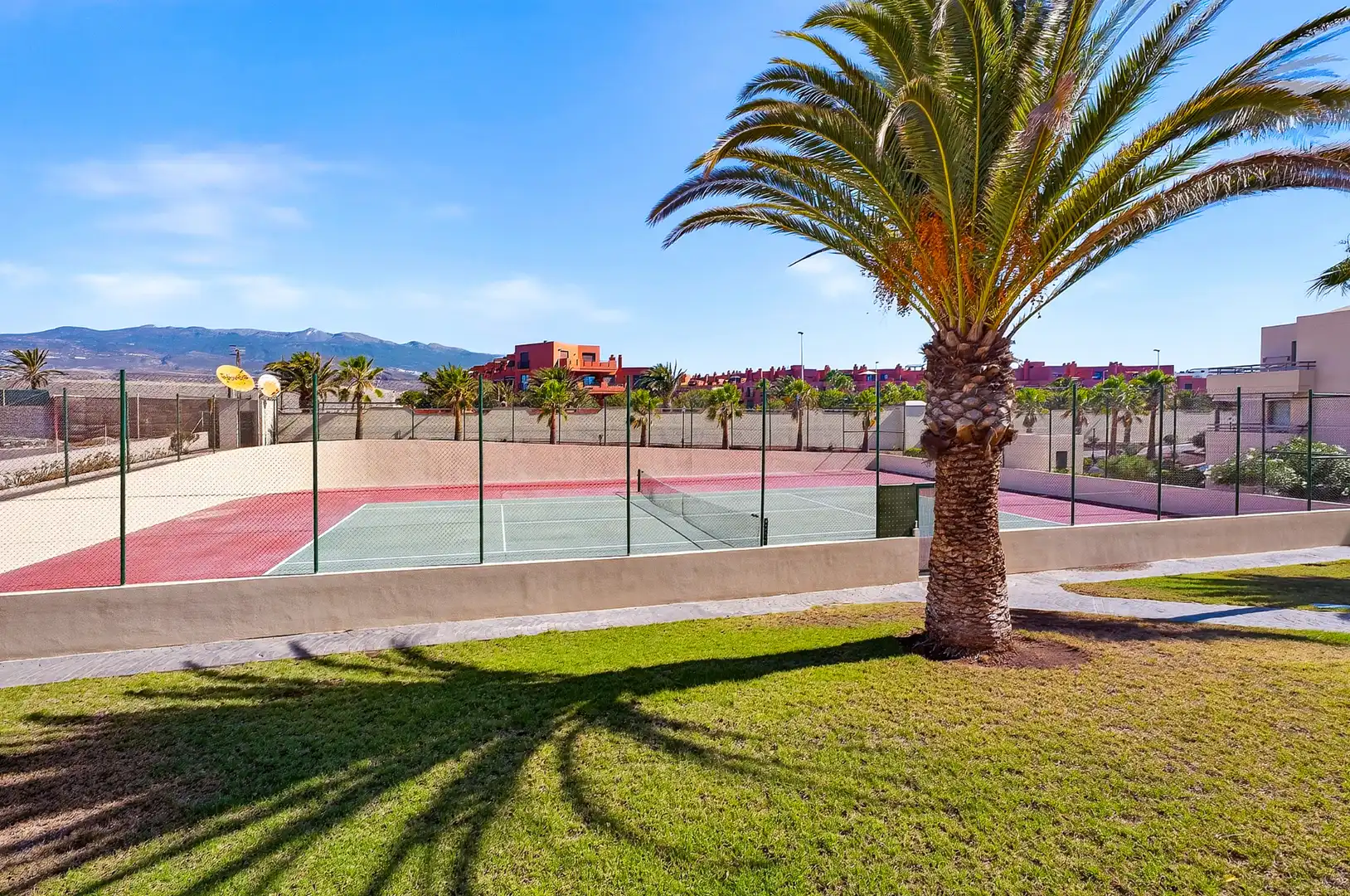 Vista exterior de Casa adosada en venta en Granadilla de Abona con Aire acondicionado, Terraza y Trastero