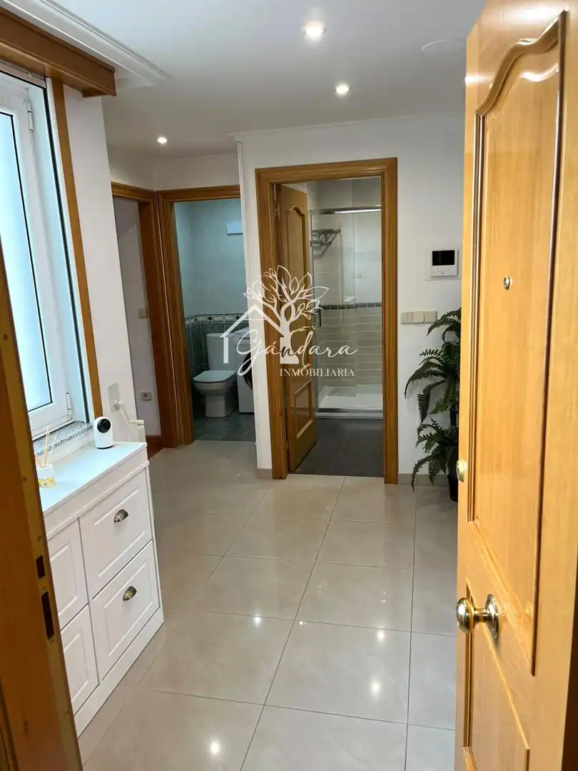 Bathroom of Flat for rent in Ferrol  with Heating, Parquet flooring and Storage room