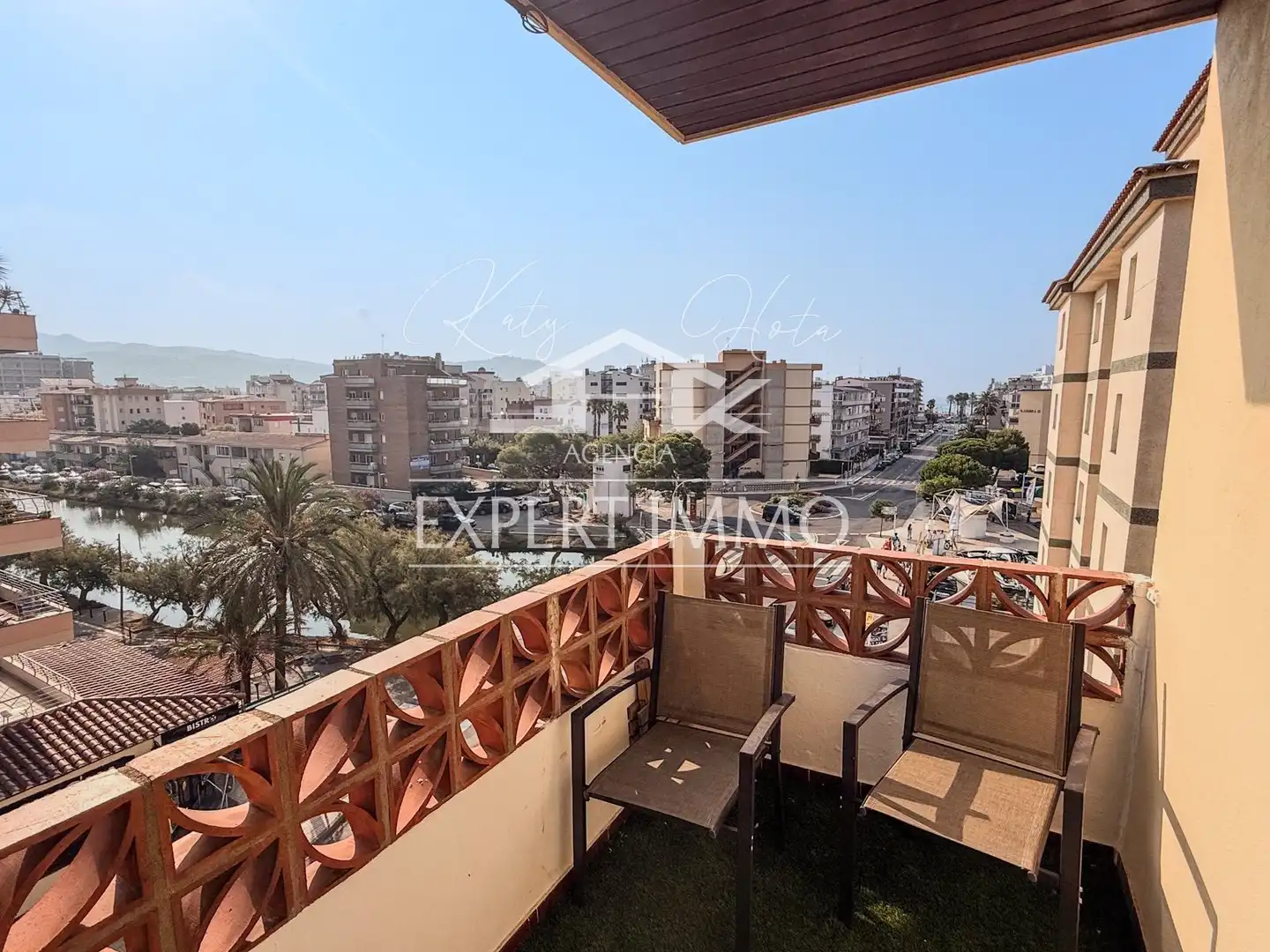 Vista exterior de Apartament en venda en Roses amb Aire condicionat, Calefacció i Terrassa