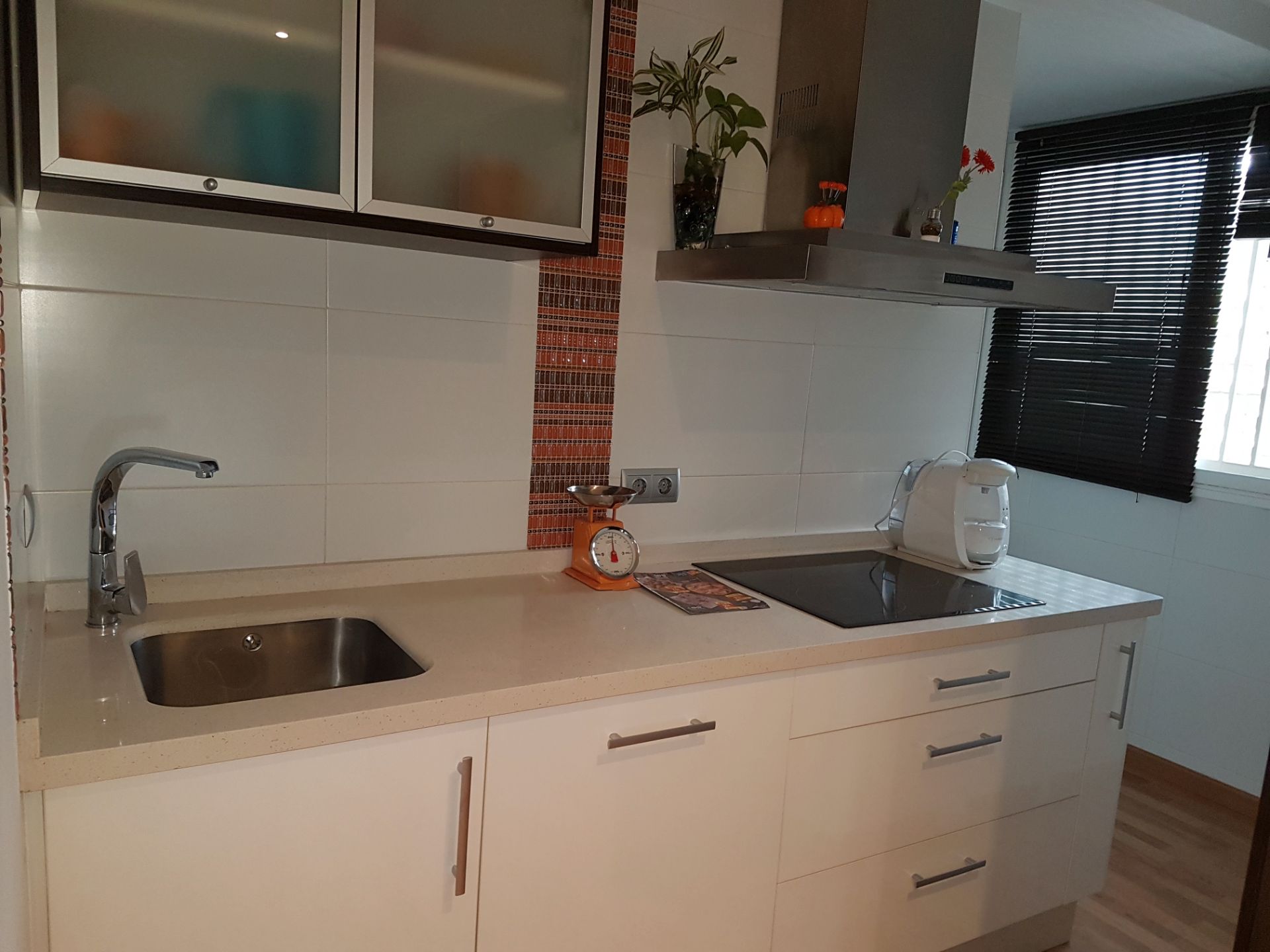 Kitchen of Flat to rent in  Sevilla Capital  with Air Conditioner, Furnished and Oven