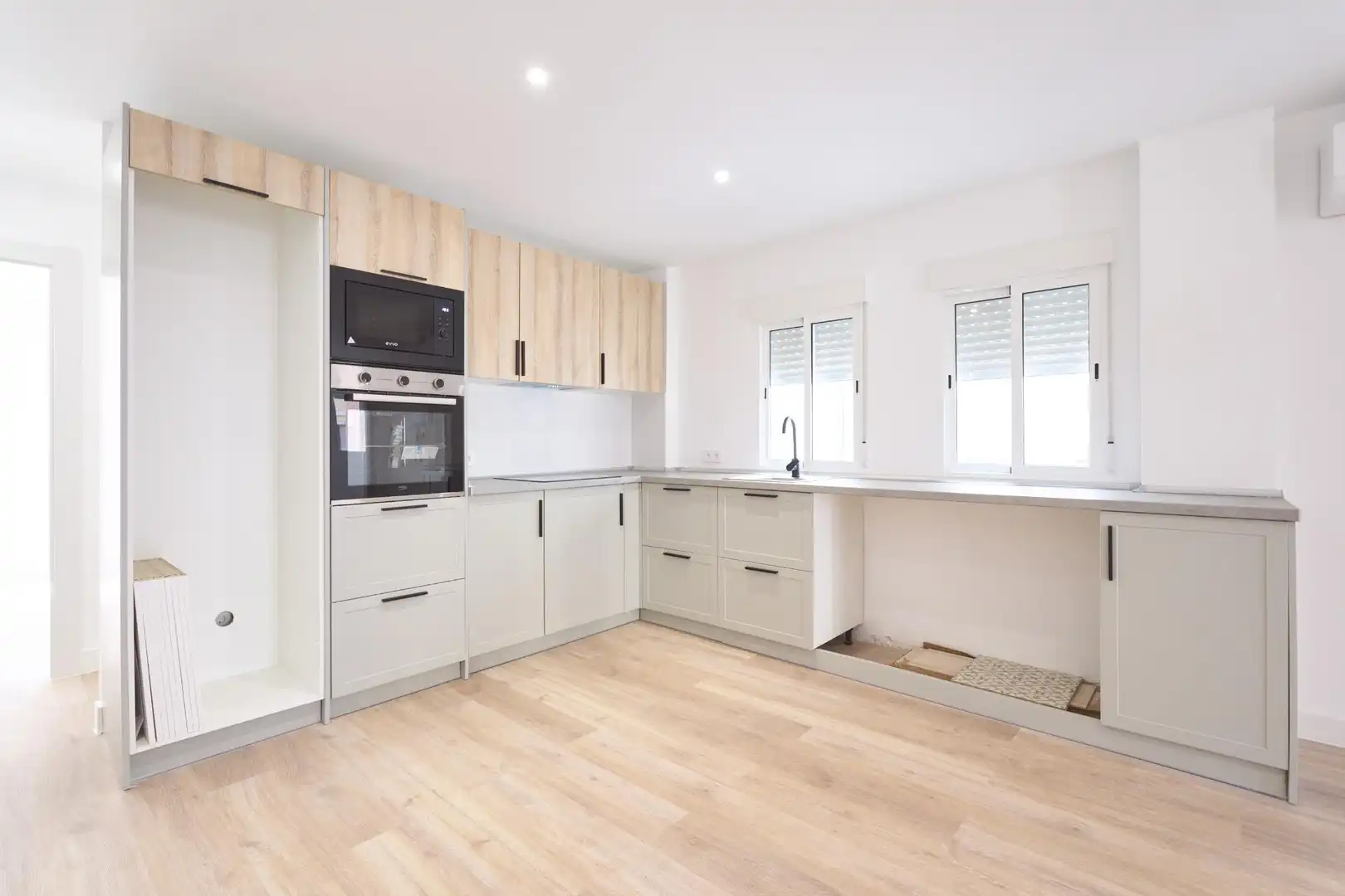 Kitchen of Flat for sale in Zaragoza