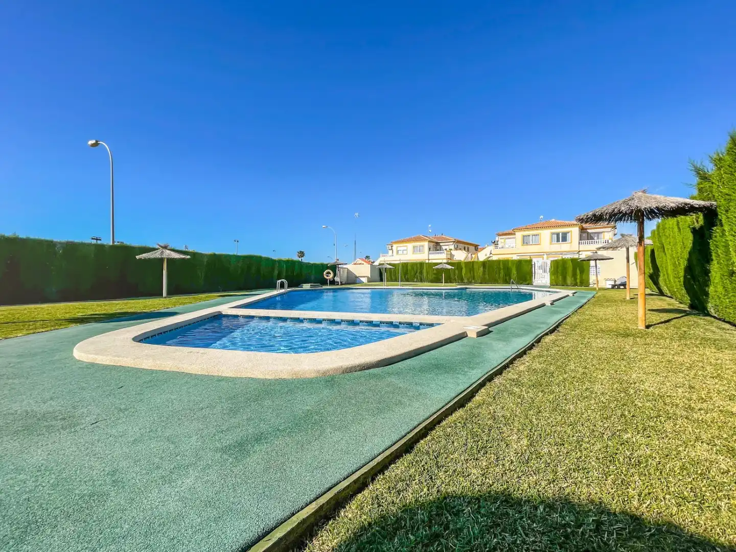 Piscina de Planta baja en venta en Orihuela con Aire acondicionado, Terraza y Piscina