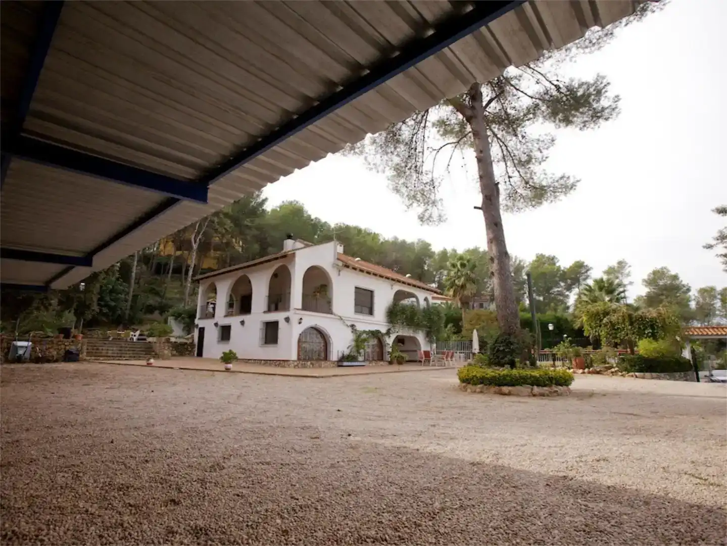 Vista exterior de Casa o xalet en venda en Alzira amb Aire condicionat, Piscina i Balcó