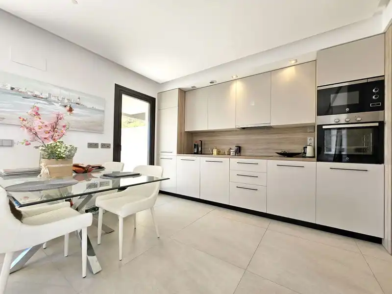 Apartment with pool for sale in La Quinta, imagen 8