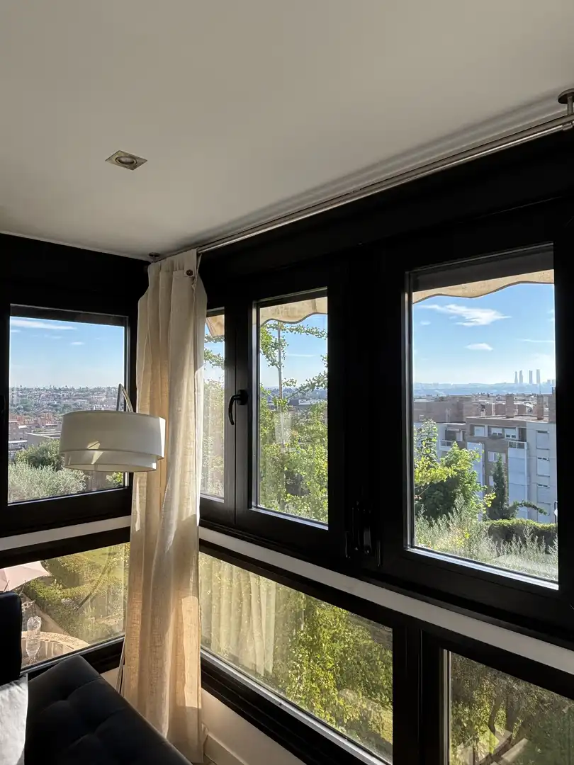 Habitación de Piso en venta en  Madrid Capital con Aire acondicionado, Terraza y Piscina
