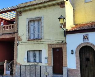 Vista exterior de Casa adosada en venda en Alhendín