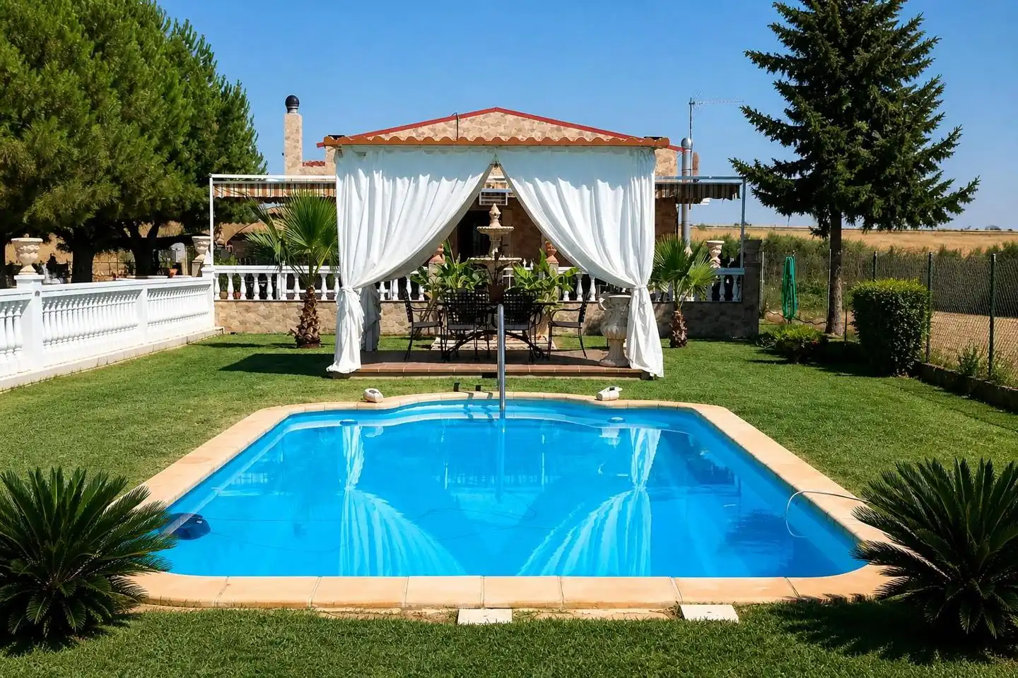 House with pool for sale in Arroyo de San Serván, imagen 2