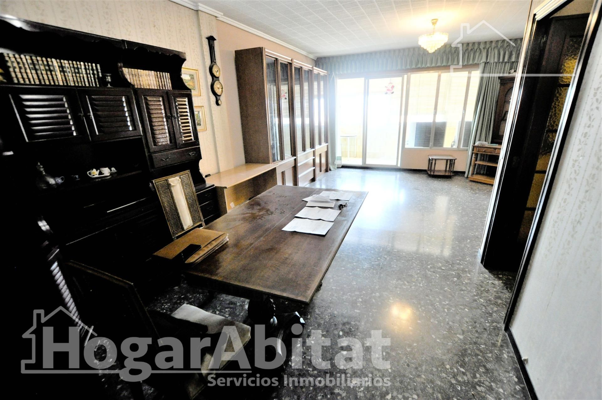 Sala de estar de Piso en venta en  Valencia Capital con Balcón
