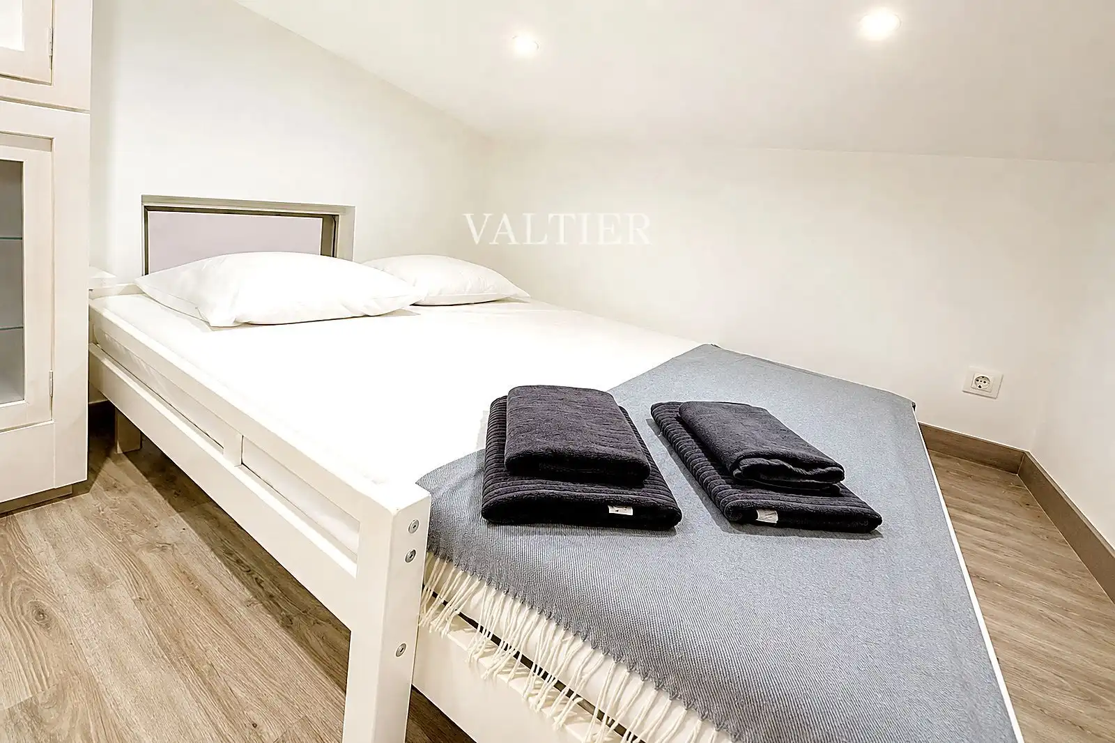 Bedroom of Flat for rent in Madrid  with Furnished