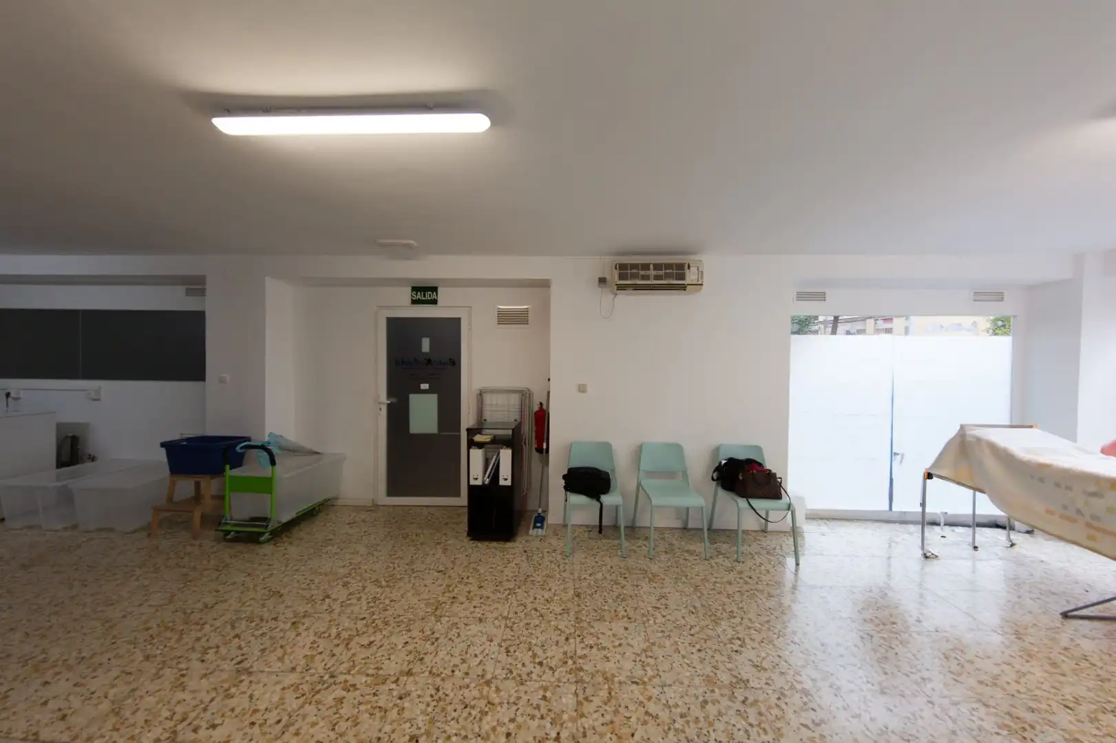 Local en venta en Alicante / Alacant con Aire acondicionado y Amueblado