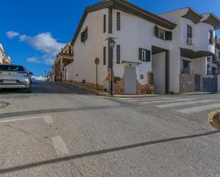 Vista exterior de Casa o xalet en venda en Las Gabias amb Aire condicionat i Jardí privat