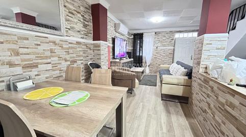 Foto 4 de Casa adosada en venda a Poble Nou, Torrent