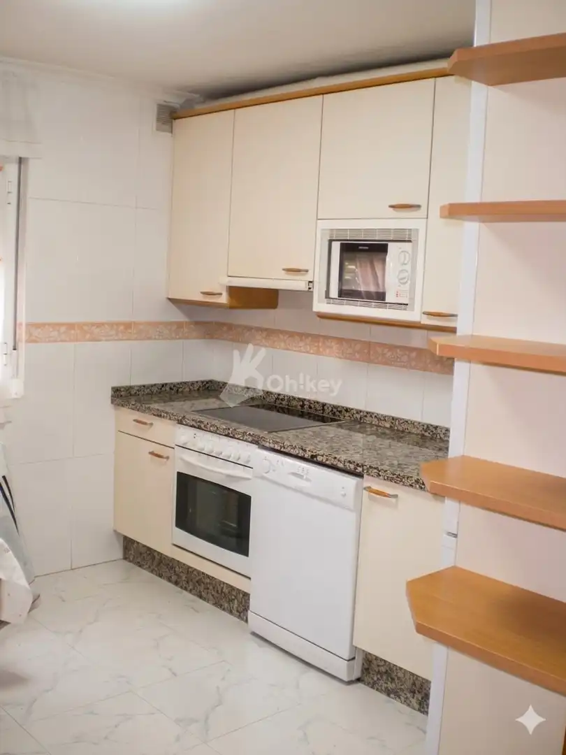 Cocina de Casa o chalet en venta en Onzonilla con Calefacción, Parquet y Piscina
